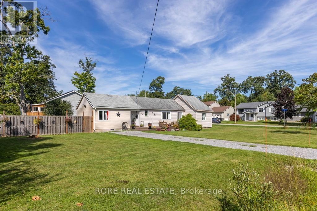 223 Bernard Avenue, Fort Erie, Ontario  L0S 1N0 - Photo 3 - X13723952