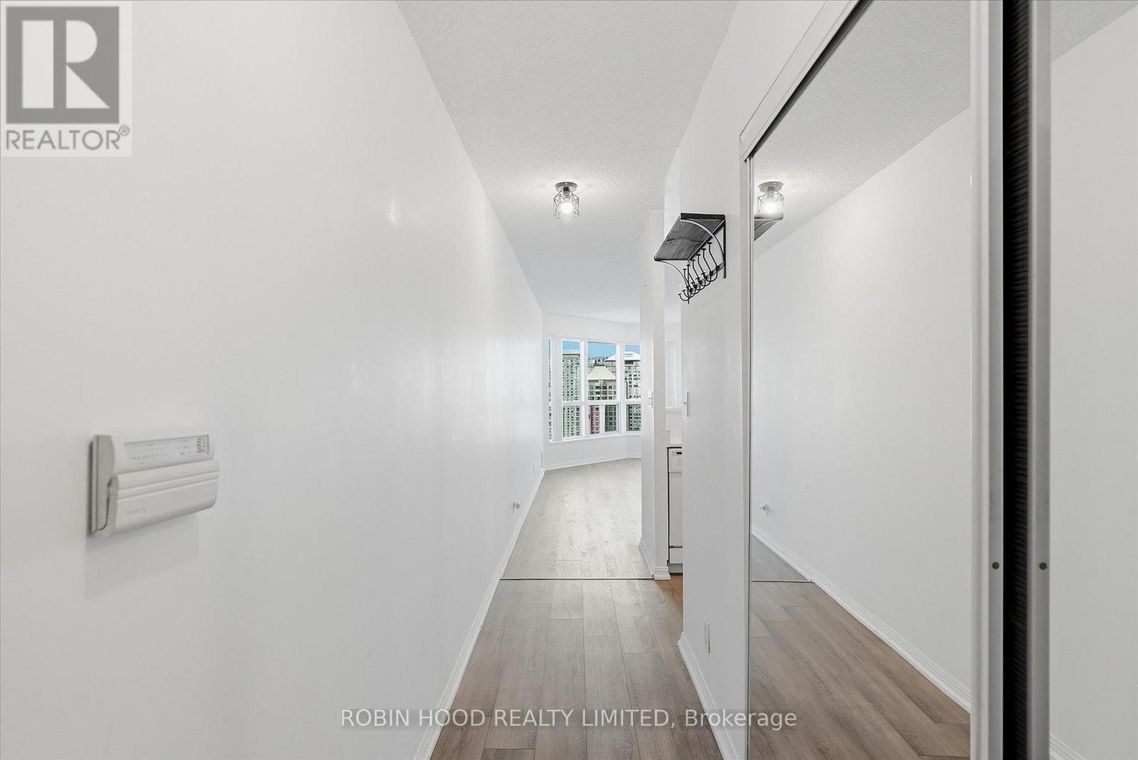 Ph109 - 11 Lee Centre Drive, Toronto, Ontario  M1H 3J5 - Photo 3 - E13723982