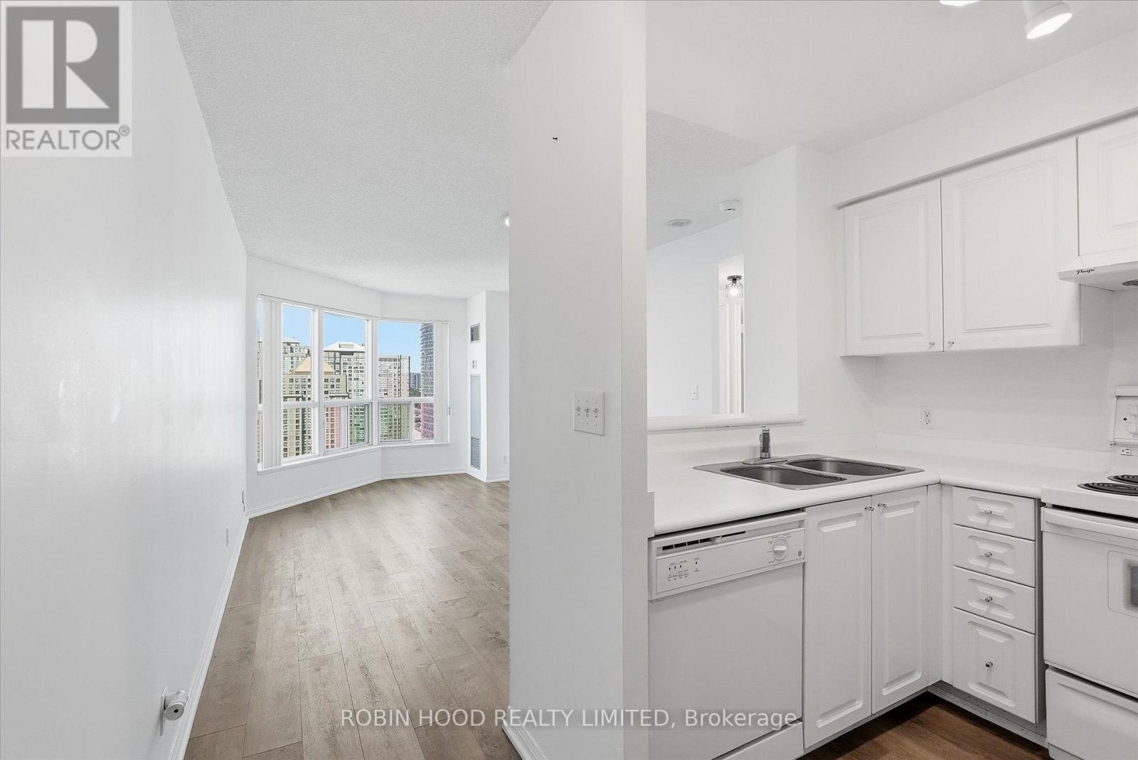 Ph109 - 11 Lee Centre Drive, Toronto, Ontario  M1H 3J5 - Photo 5 - E13723982