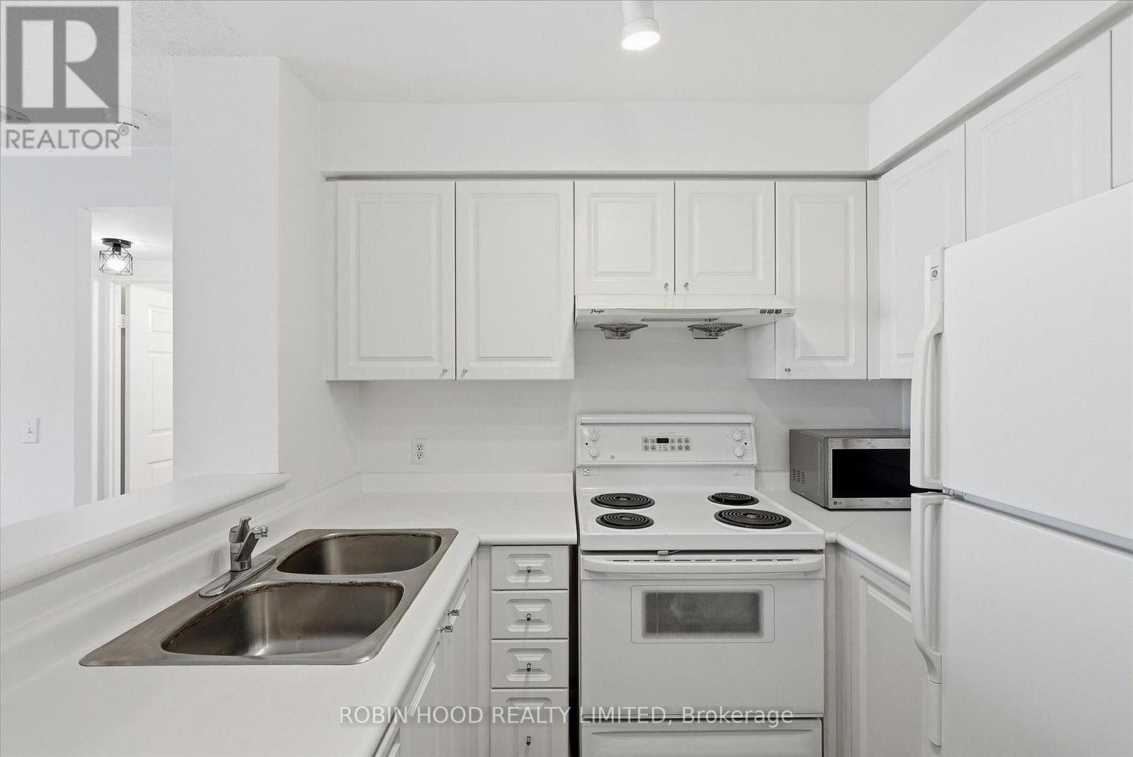 Ph109 - 11 Lee Centre Drive, Toronto, Ontario  M1H 3J5 - Photo 6 - E13723982