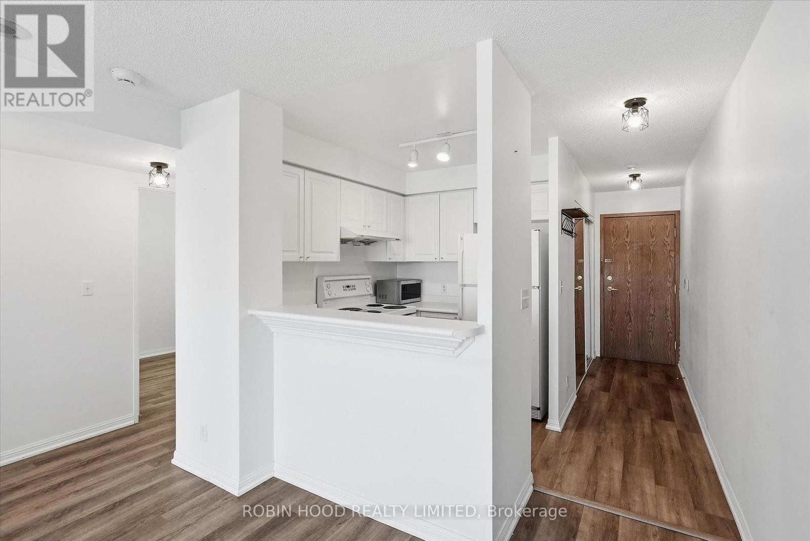 Ph109 - 11 Lee Centre Drive, Toronto, Ontario  M1H 3J5 - Photo 8 - E13723982