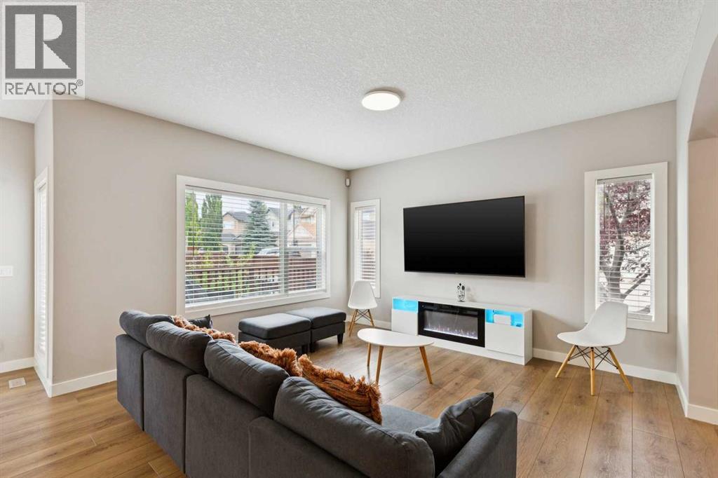 3 Tuscany Glen Green NW, Calgary, Alberta  T3L 2V8 - Photo 3 - A2340553
