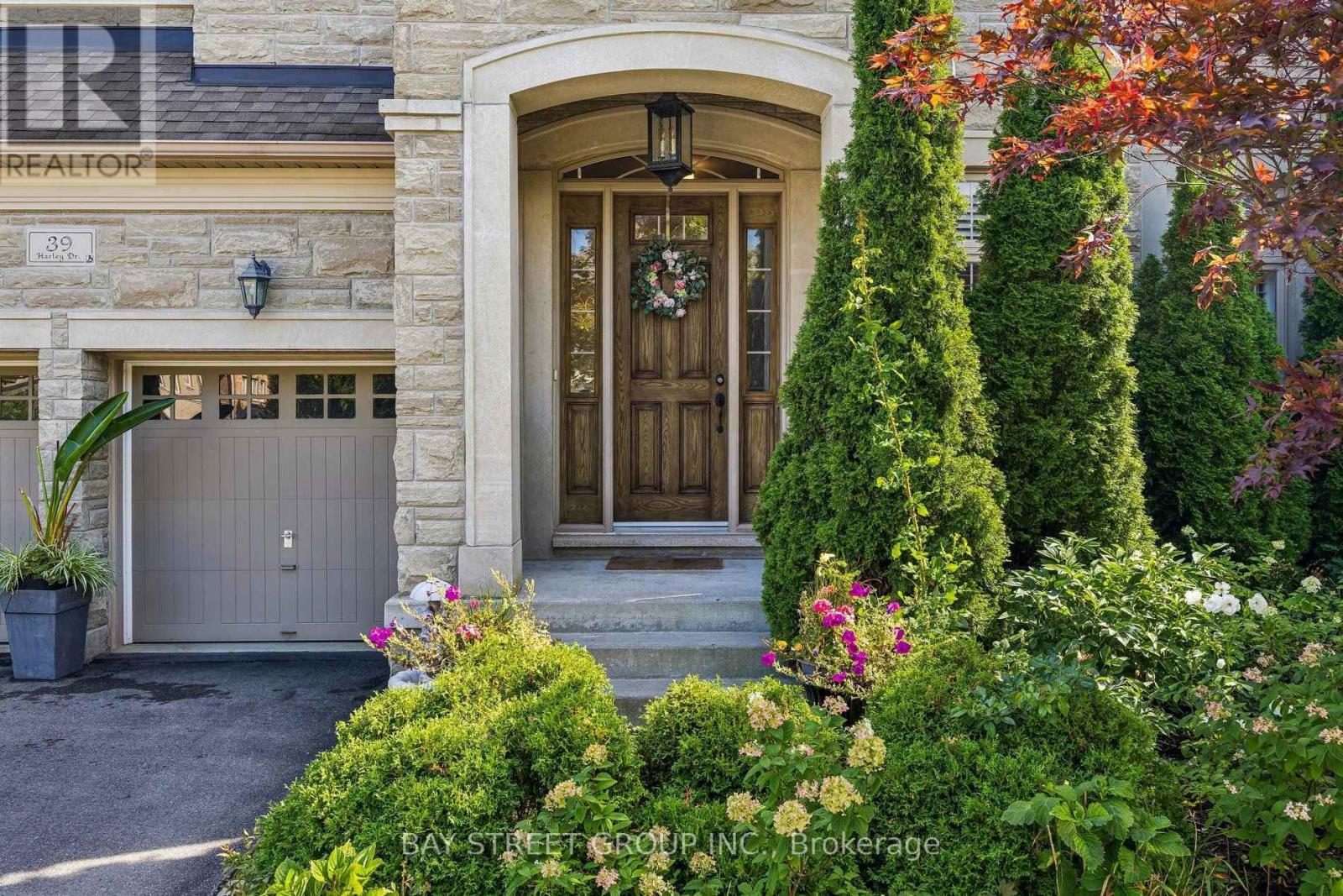 39 Harley Drive, Vaughan, Ontario  L4H 3P4 - Photo 3 - N13724004
