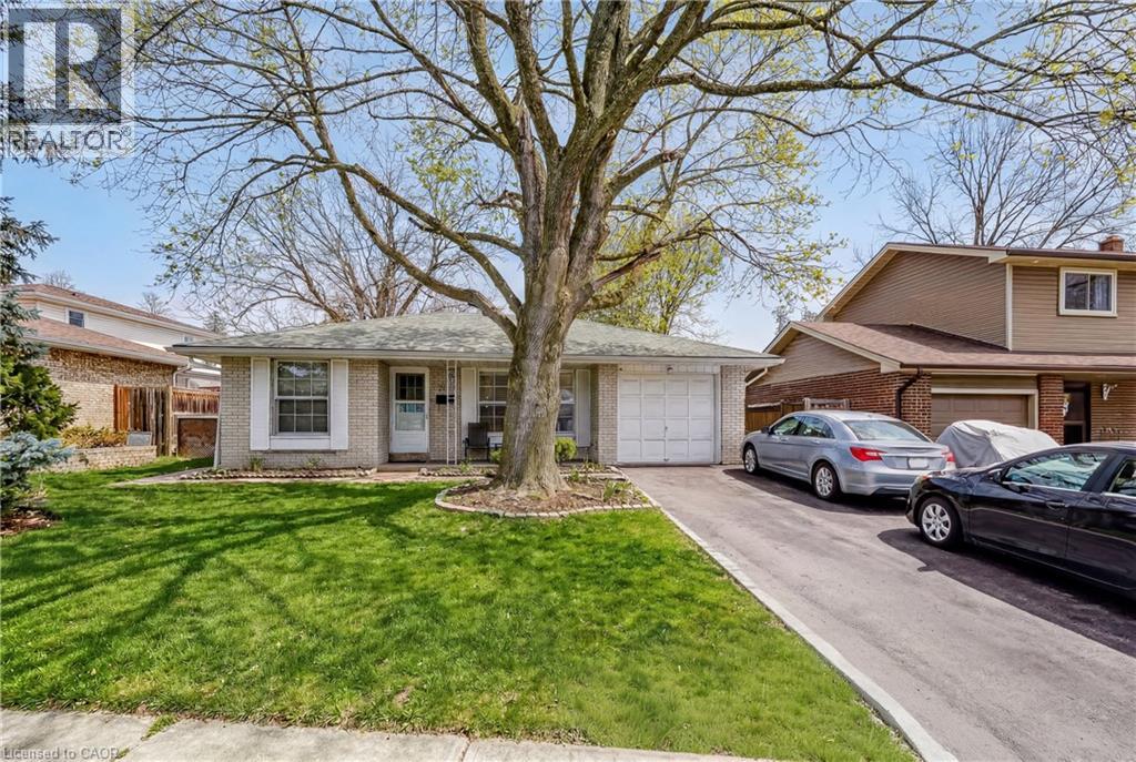 2145 SANDRINGHAM Drive, Burlington, Ontario