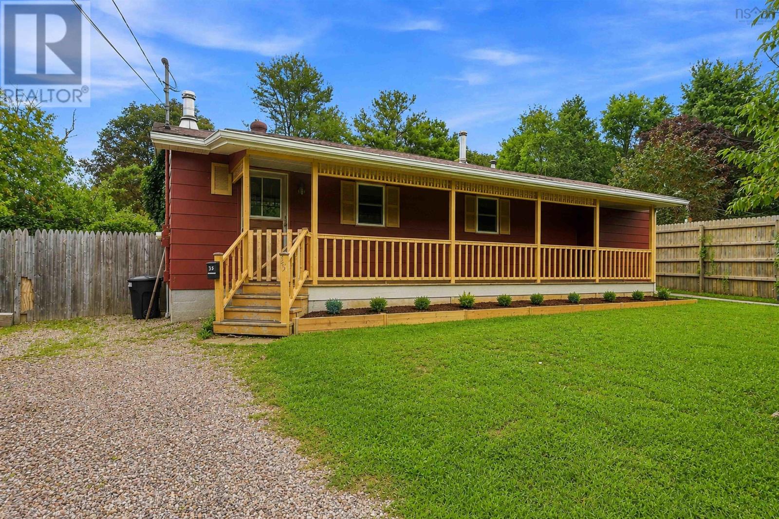 35 Colonial Crescent, New Minas, Nova Scotia