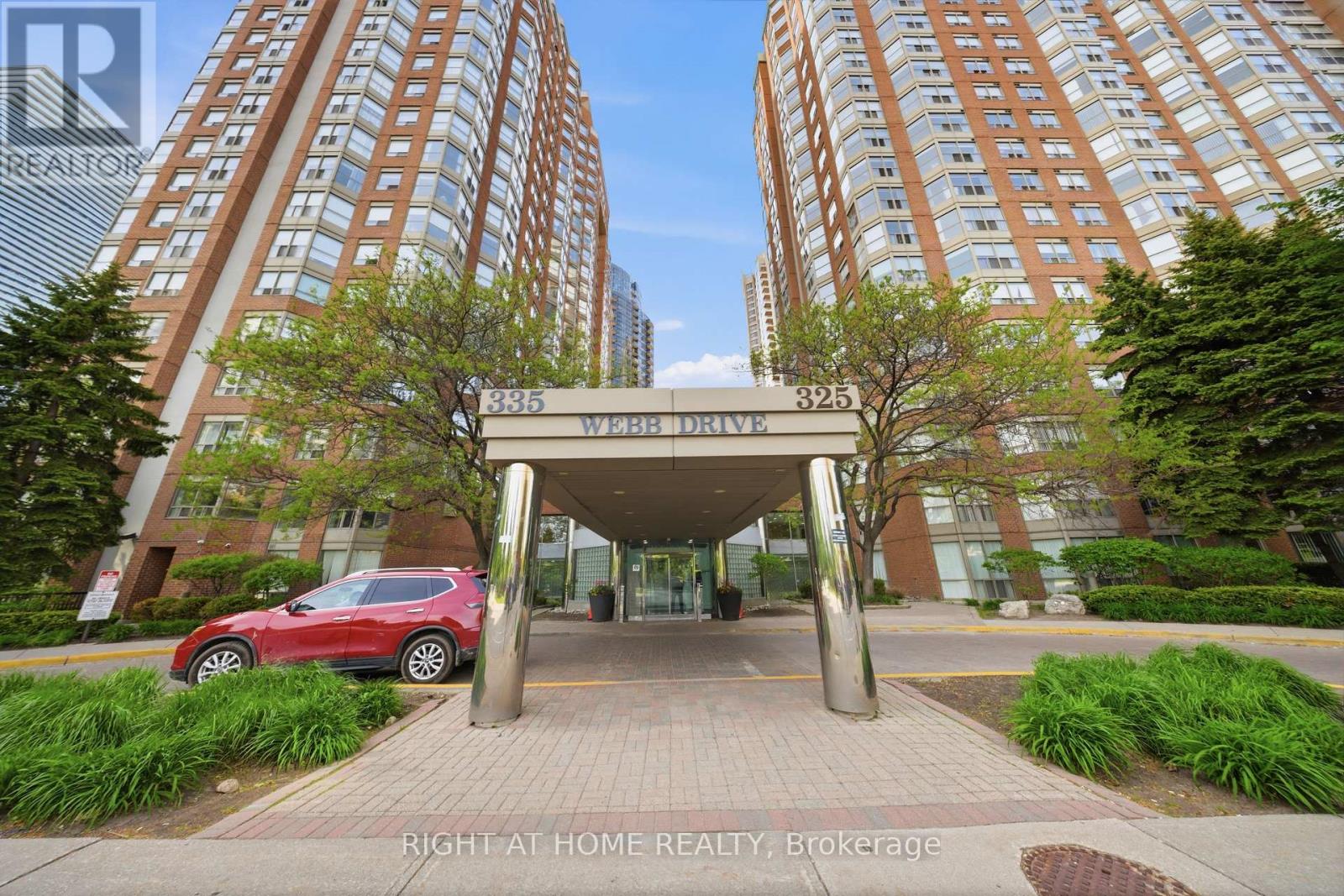 203 - 335 WEBB DRIVE, Mississauga, Ontario