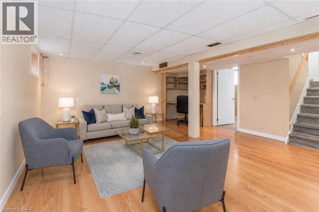 274 East 38th Street, Hamilton, Ontario  L8V 4G3 - Photo 13 - 40858567