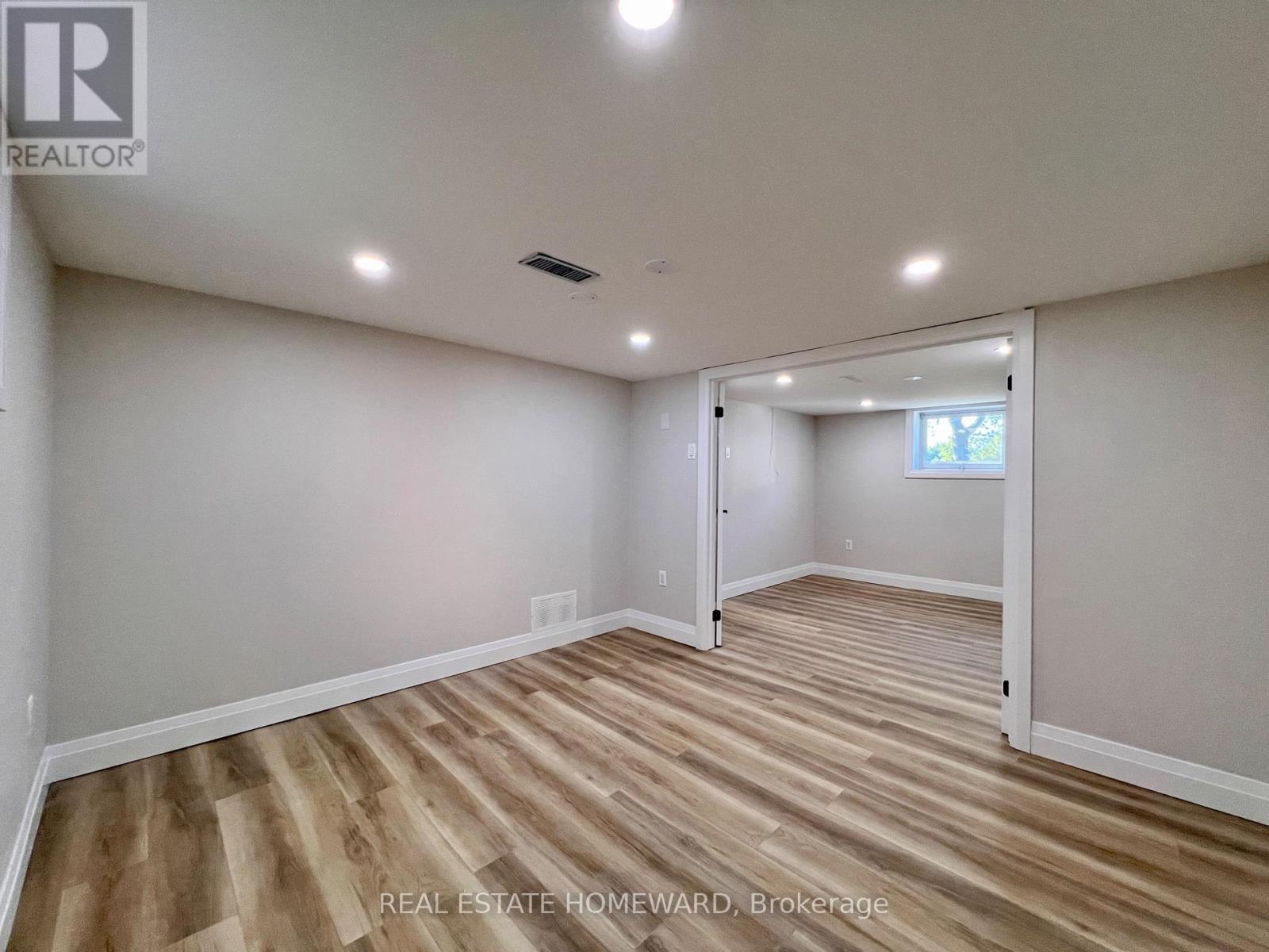Lower - 2 Harris Park Drive, Toronto, Ontario  M1L 2Z9 - Photo 17 - E13704914