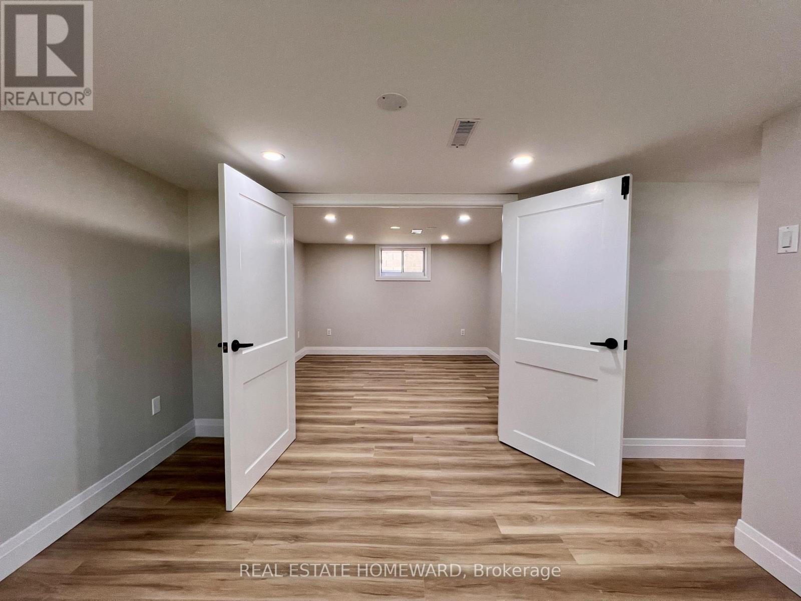 Lower - 2 Harris Park Drive, Toronto, Ontario  M1L 2Z9 - Photo 18 - E13704914