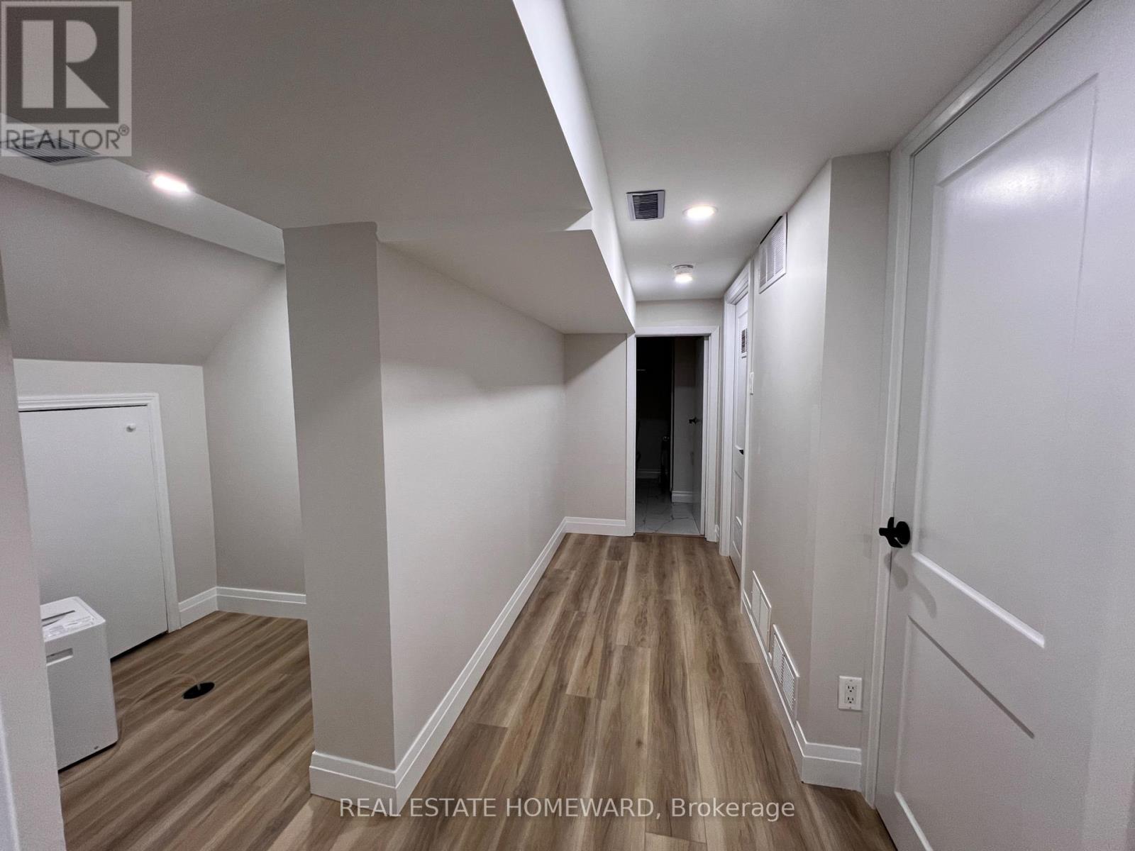 Lower - 2 Harris Park Drive, Toronto, Ontario  M1L 2Z9 - Photo 22 - E13704914