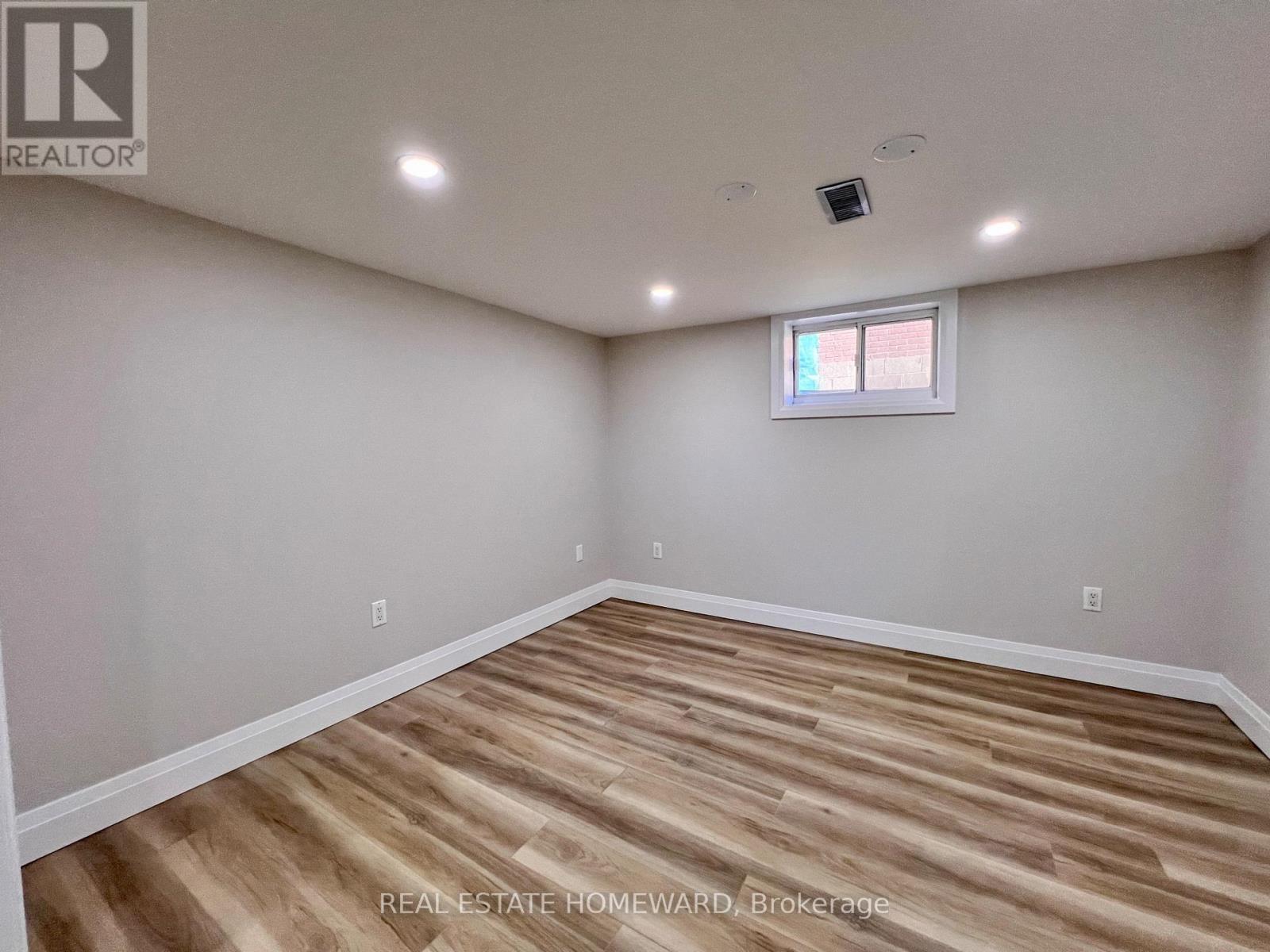 Lower - 2 Harris Park Drive, Toronto, Ontario  M1L 2Z9 - Photo 19 - E13704914
