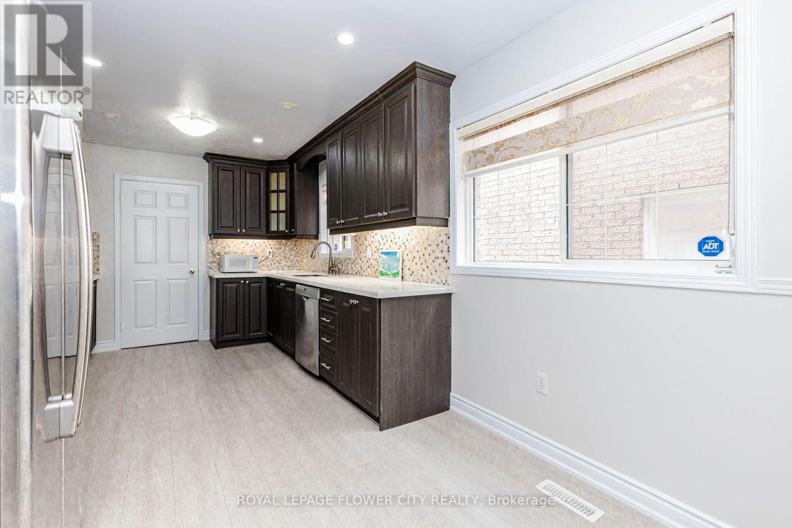 14 Canarvan Court, Brampton, Ontario  L6Y 4X5 - Photo 13 - W13723234