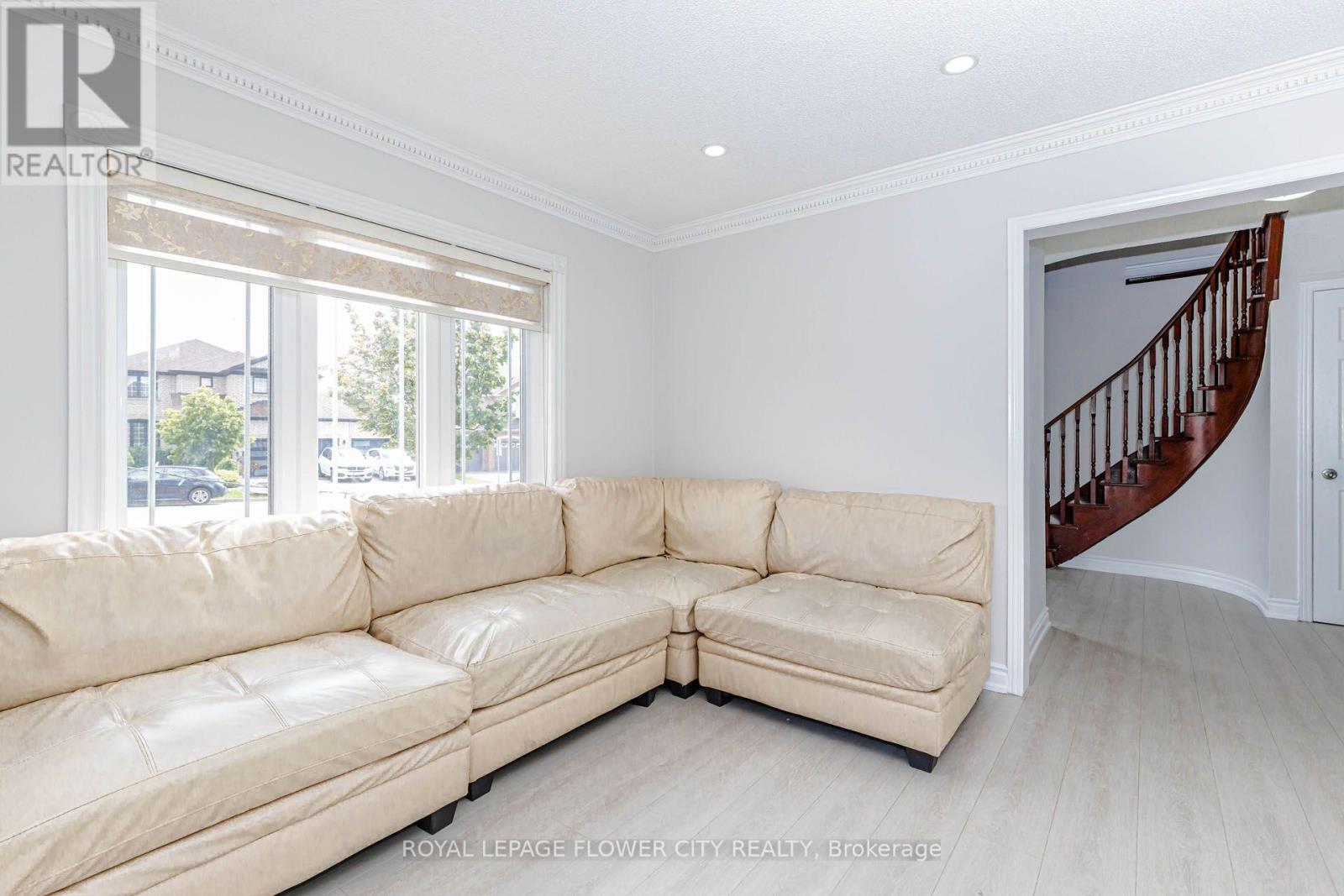 14 Canarvan Court, Brampton, Ontario  L6Y 4X5 - Photo 7 - W13723234