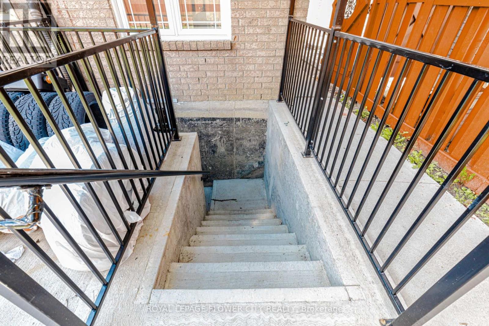 14 Canarvan Court, Brampton, Ontario  L6Y 4X5 - Photo 39 - W13723234