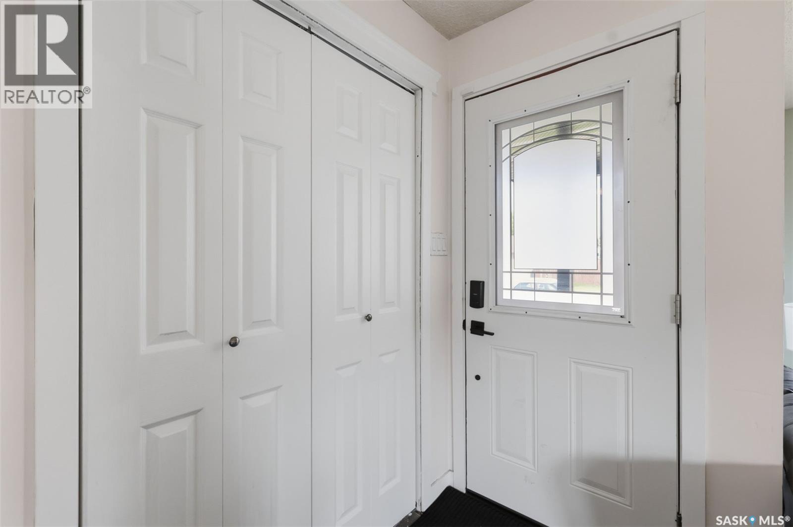 334 Needham Crescent, Saskatoon, Saskatchewan  S7M 4X5 - Photo 3 - SK046850