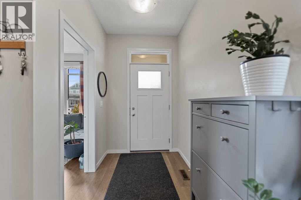 917 West Lakeview Drive, Chestermere, Alberta  T1X 2N3 - Photo 6 - A2337564