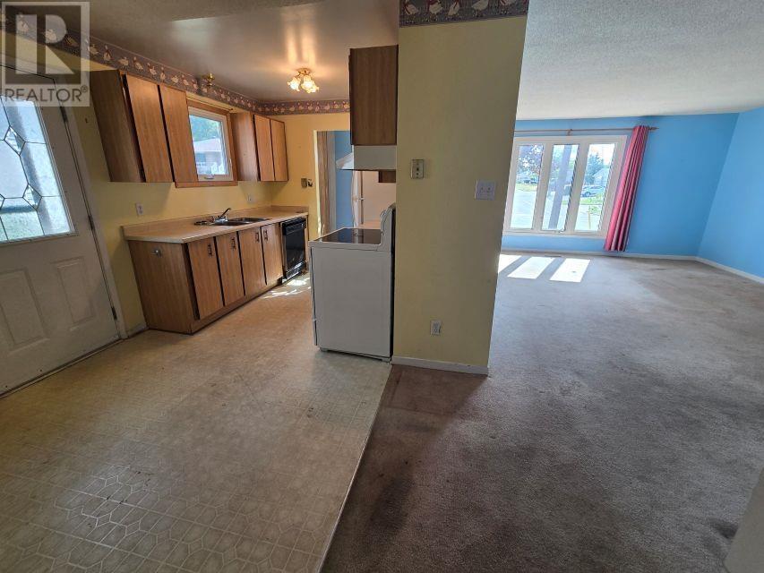 58 Taylor Blvd, Elliot Lake, Ontario  P5A 3H6 - Photo 8 - SM262365