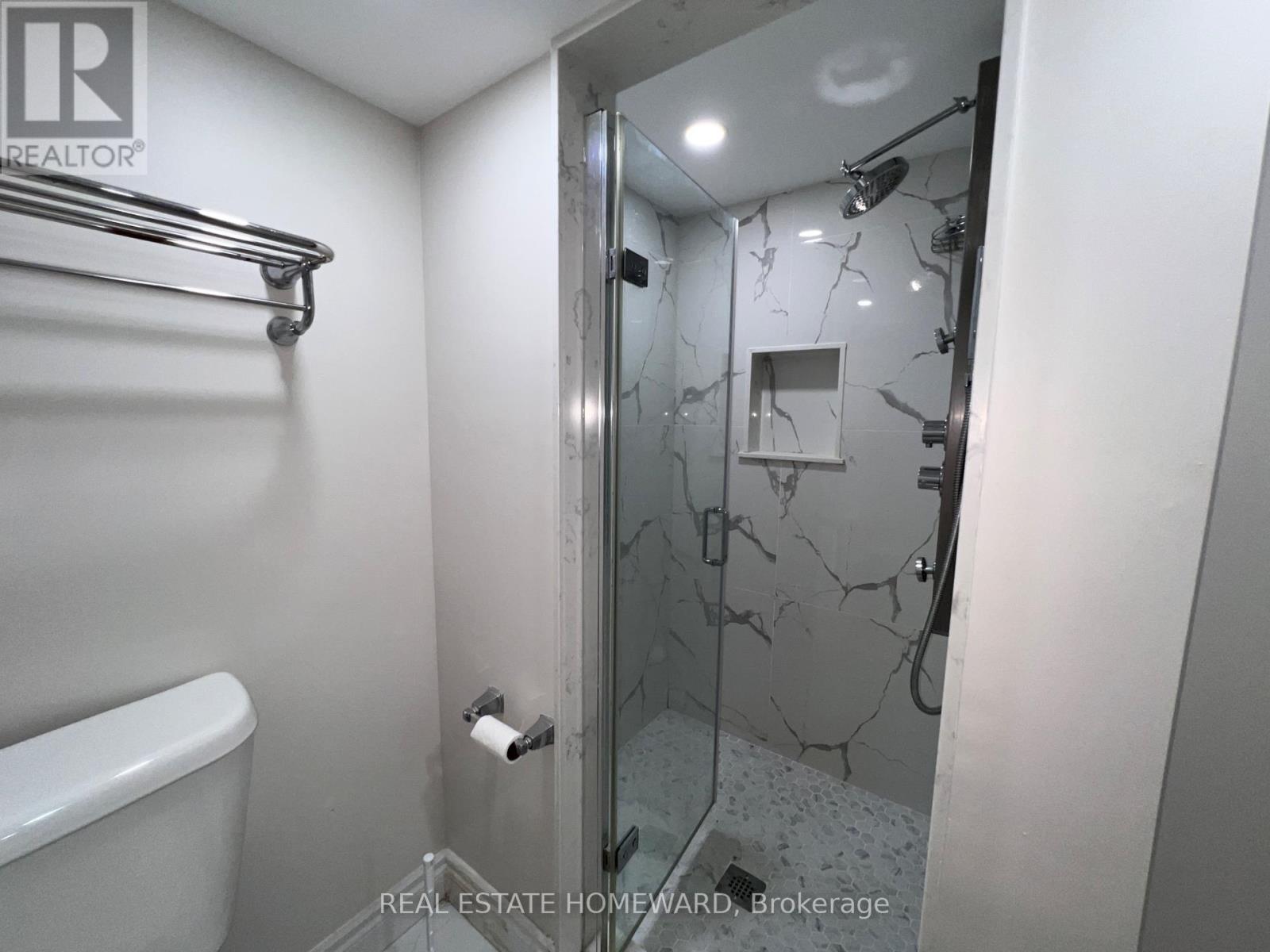 Lower - 2 Harris Park Drive, Toronto, Ontario  M1L 2Z9 - Photo 12 - E13704914