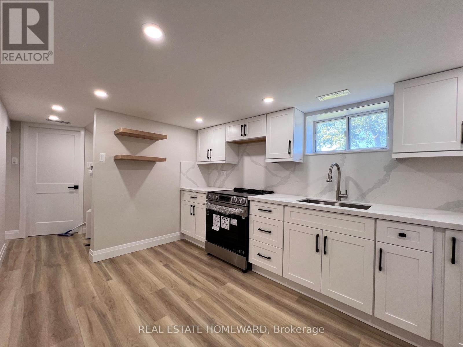 Lower - 2 Harris Park Drive, Toronto, Ontario  M1L 2Z9 - Photo 10 - E13704914