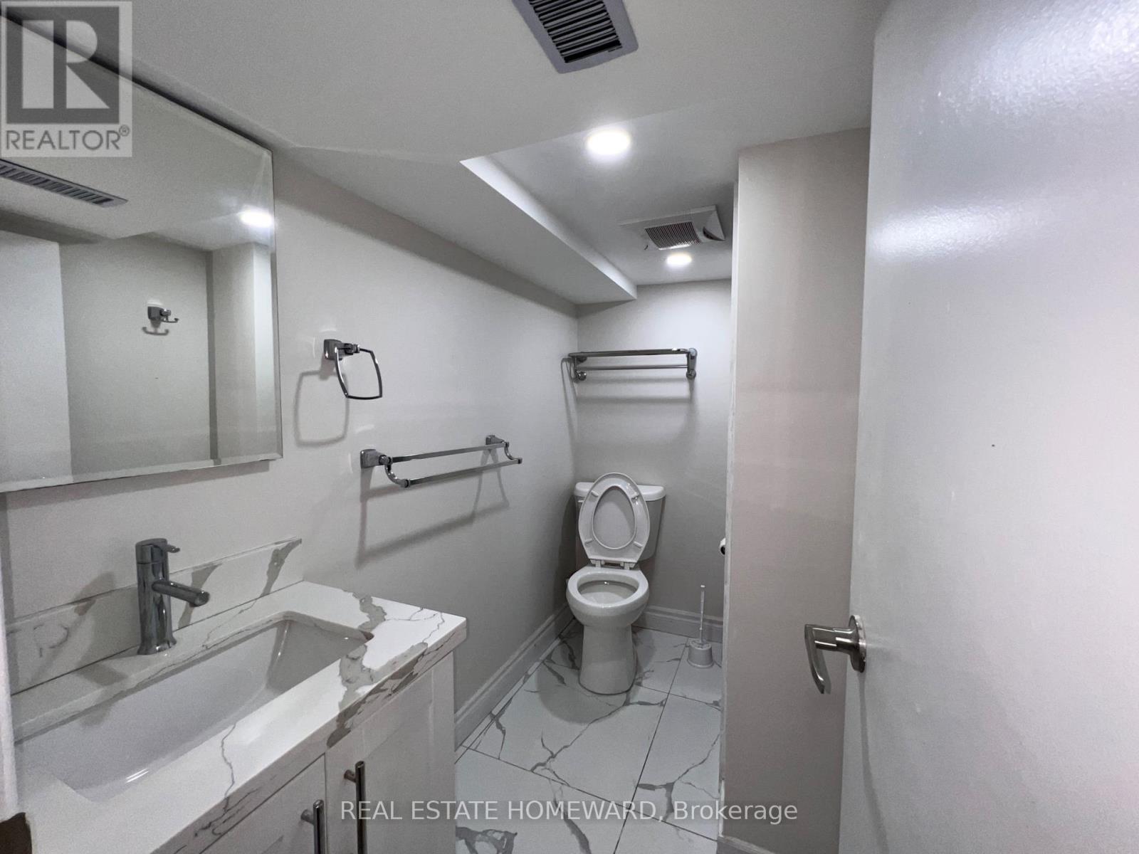 Lower - 2 Harris Park Drive, Toronto, Ontario  M1L 2Z9 - Photo 13 - E13704914