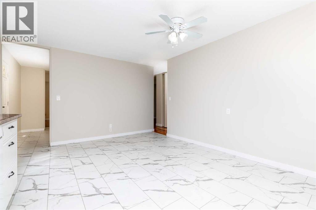 27 Martin Close, Red Deer, Alberta  T4N 0G9 - Photo 10 - A2337662