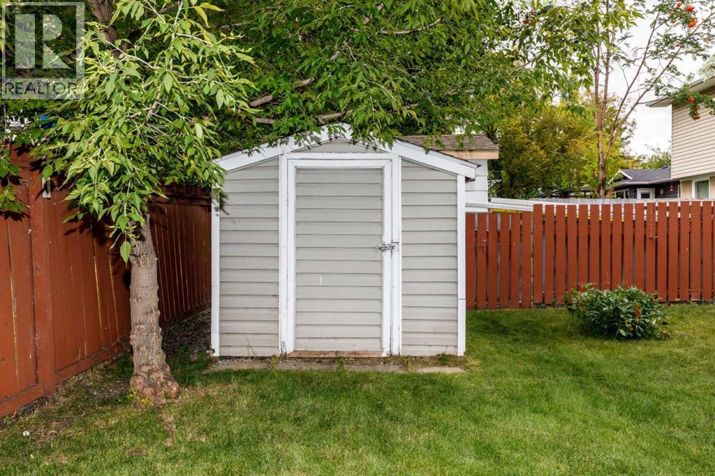 27 Martin Close, Red Deer, Alberta  T4N 0G9 - Photo 32 - A2337662