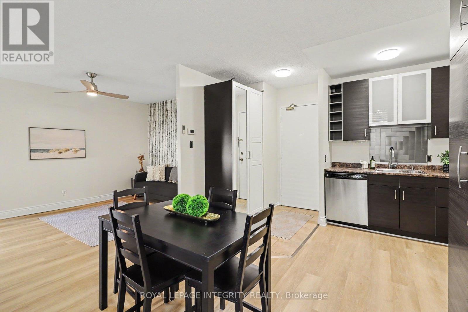 102 - 200 Bay Street S, Ottawa, Ontario  K1R 7W8 - Photo 12 - X13724056
