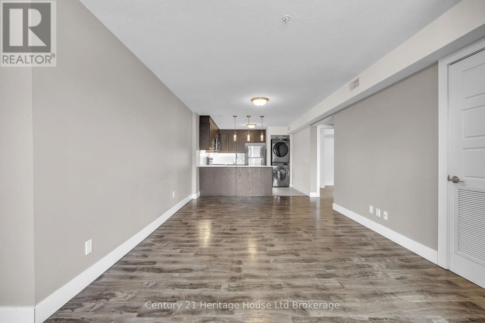 201 - 34 Brock Street, Woodstock, Ontario  N4S 3B5 - Photo 2 - X13724032