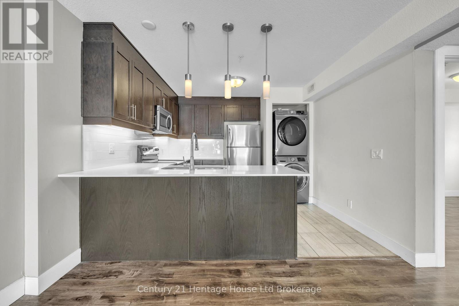 201 - 34 Brock Street, Woodstock, Ontario  N4S 3B5 - Photo 3 - X13724032