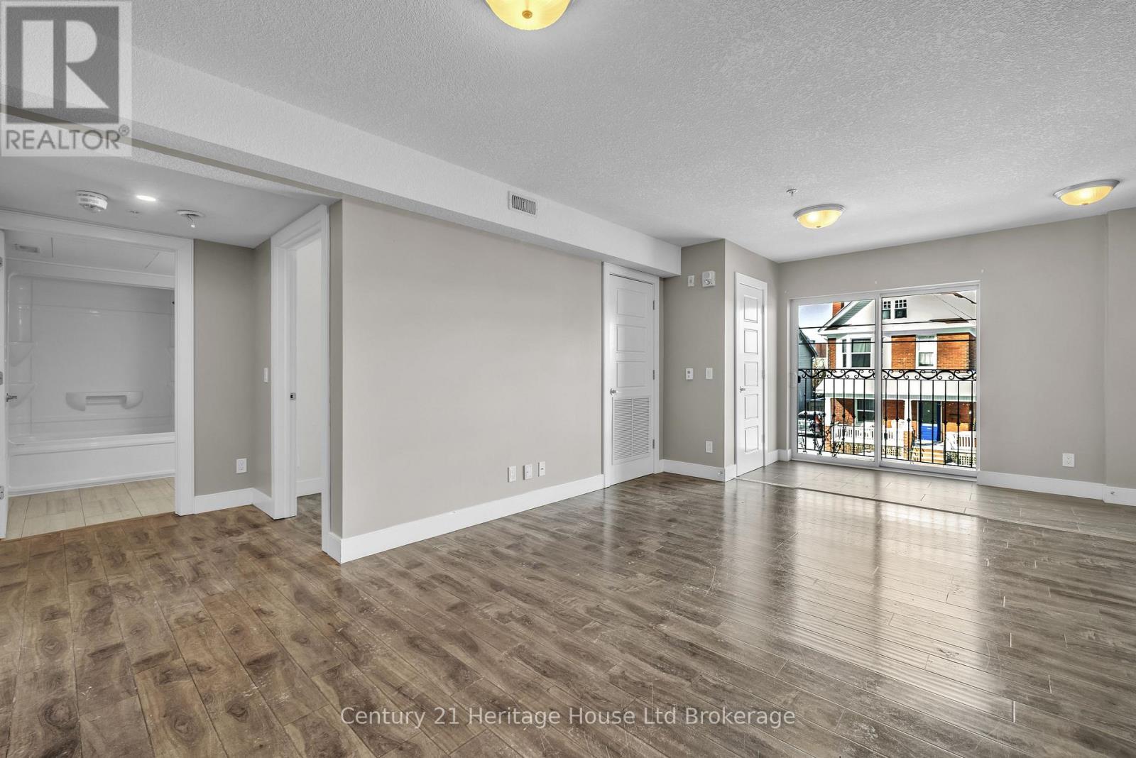 201 - 34 Brock Street, Woodstock, Ontario  N4S 3B5 - Photo 5 - X13724032