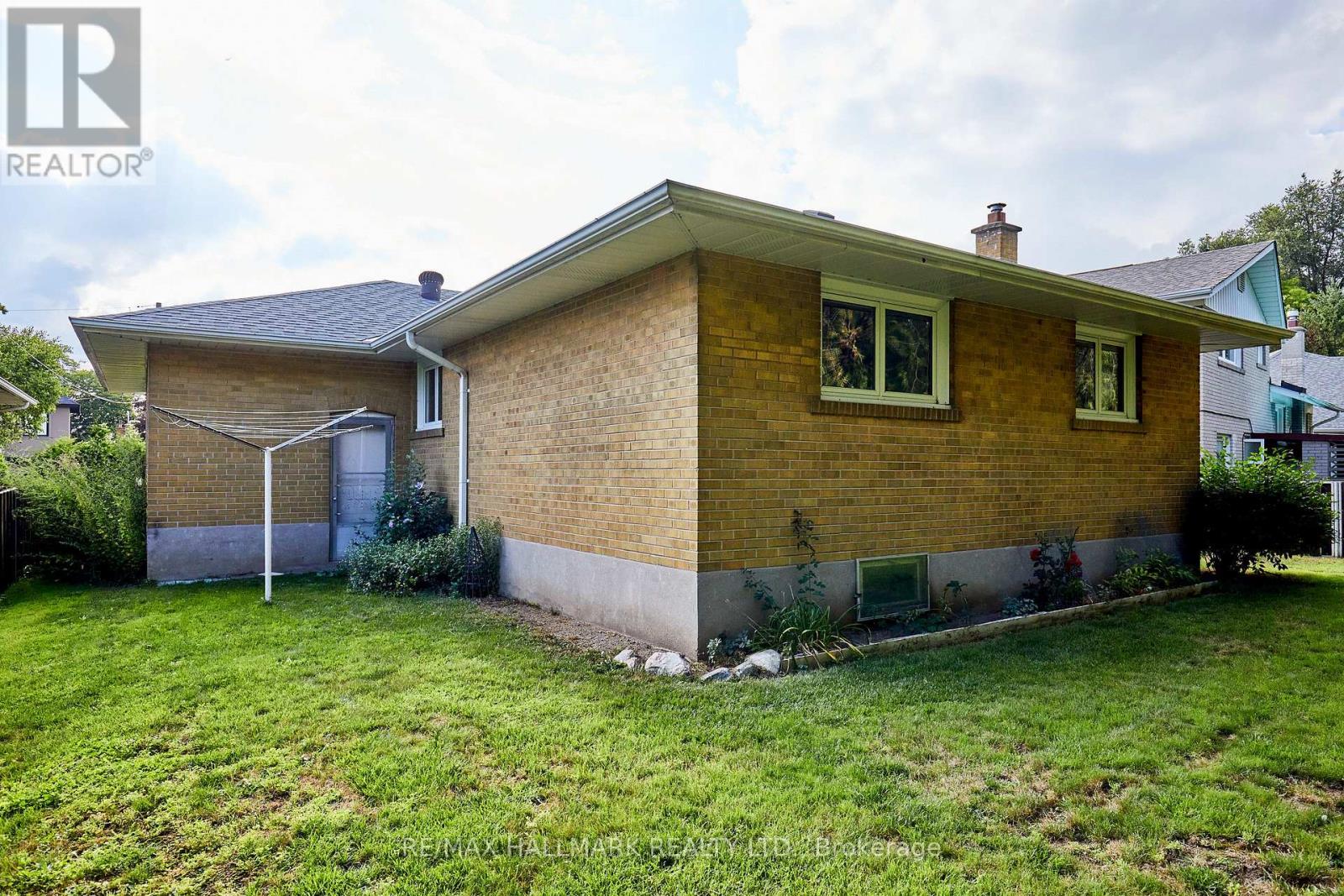 5 Mere Court, Toronto, Ontario  M4A 2J6 - Photo 12 - C13724058