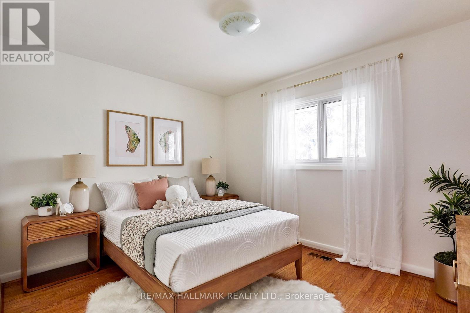 5 Mere Court, Toronto, Ontario  M4A 2J6 - Photo 9 - C13724058