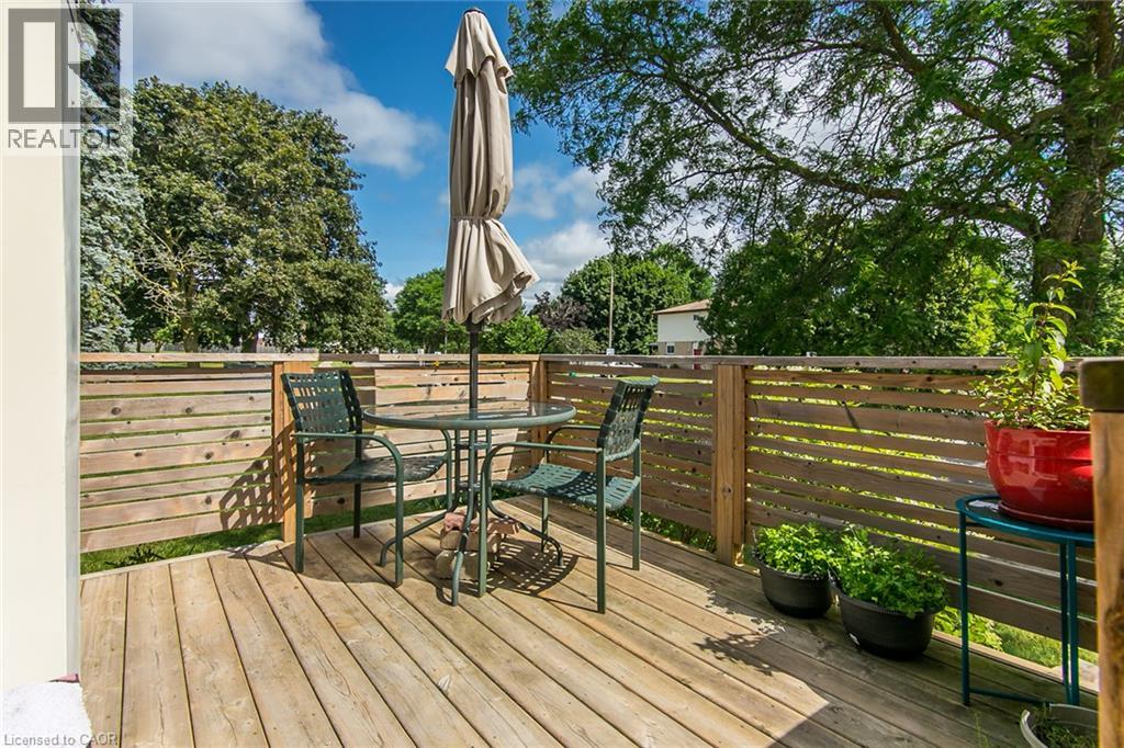 274 Northlake Drive Unit# B, Waterloo, Ontario  N2V 1A9 - Photo 3 - 40849840