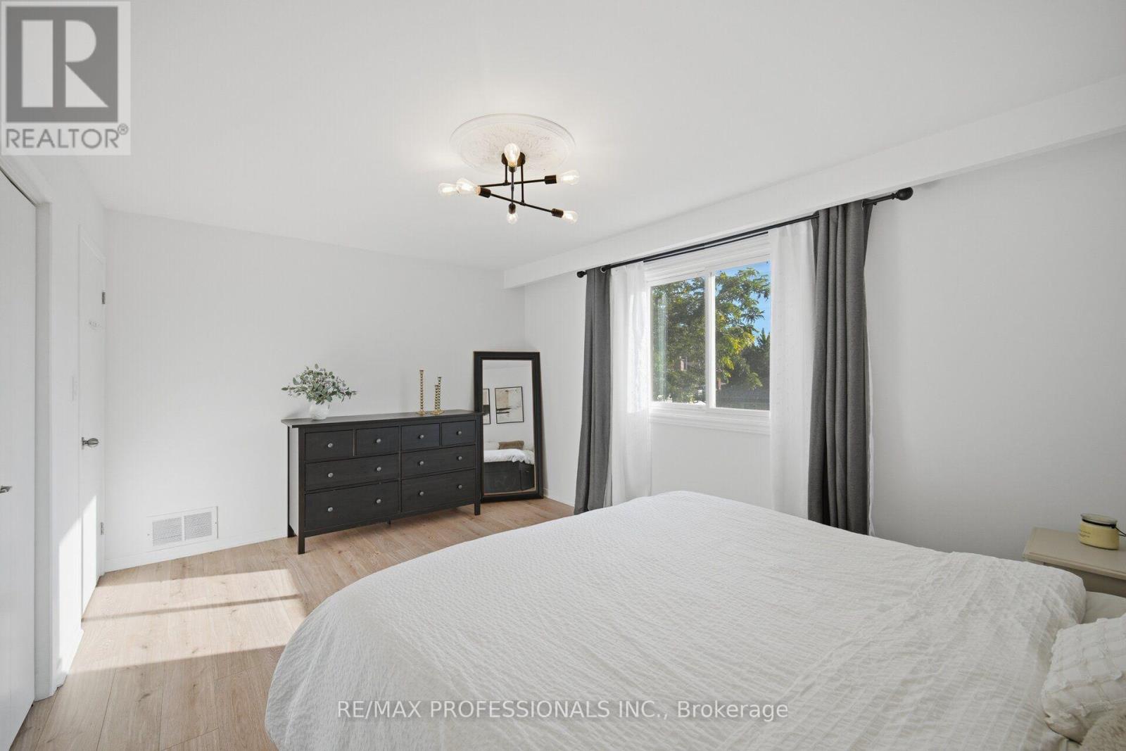 10 Hopedale Court, Mississauga, Ontario L5M 2E9 - Photo 19 - W13723710