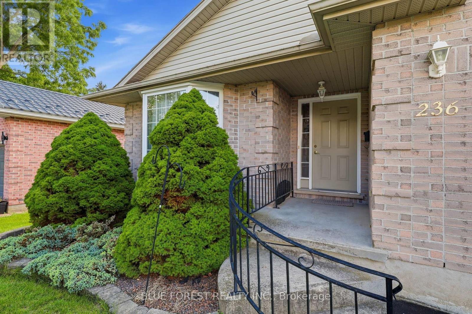 236 Margaret Street, Dutton/dunwich, Ontario  N0L 1J0 - Photo 3 - X13724110