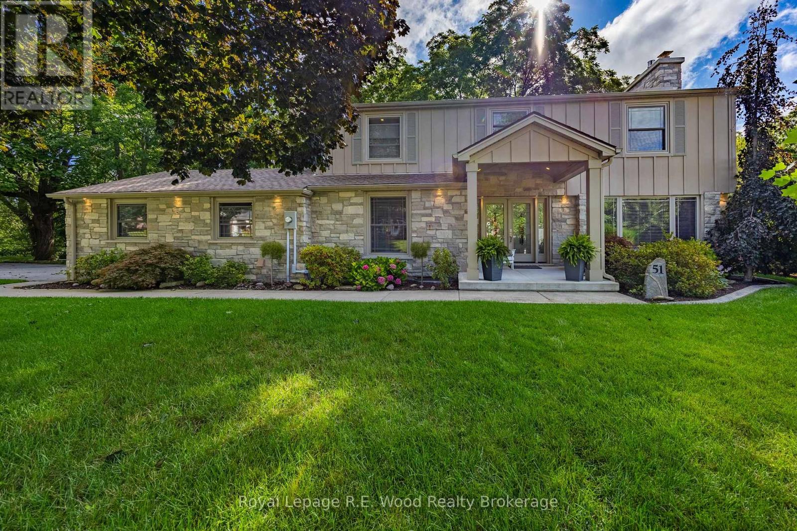 51 Parkwood Drive, Tillsonburg, Ontario  N4G 2B7 - Photo 1 - X13724124