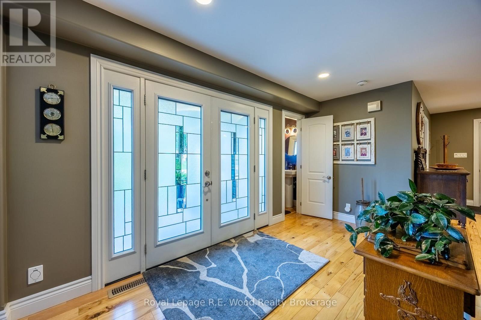 51 Parkwood Drive, Tillsonburg, Ontario  N4G 2B7 - Photo 2 - X13724124