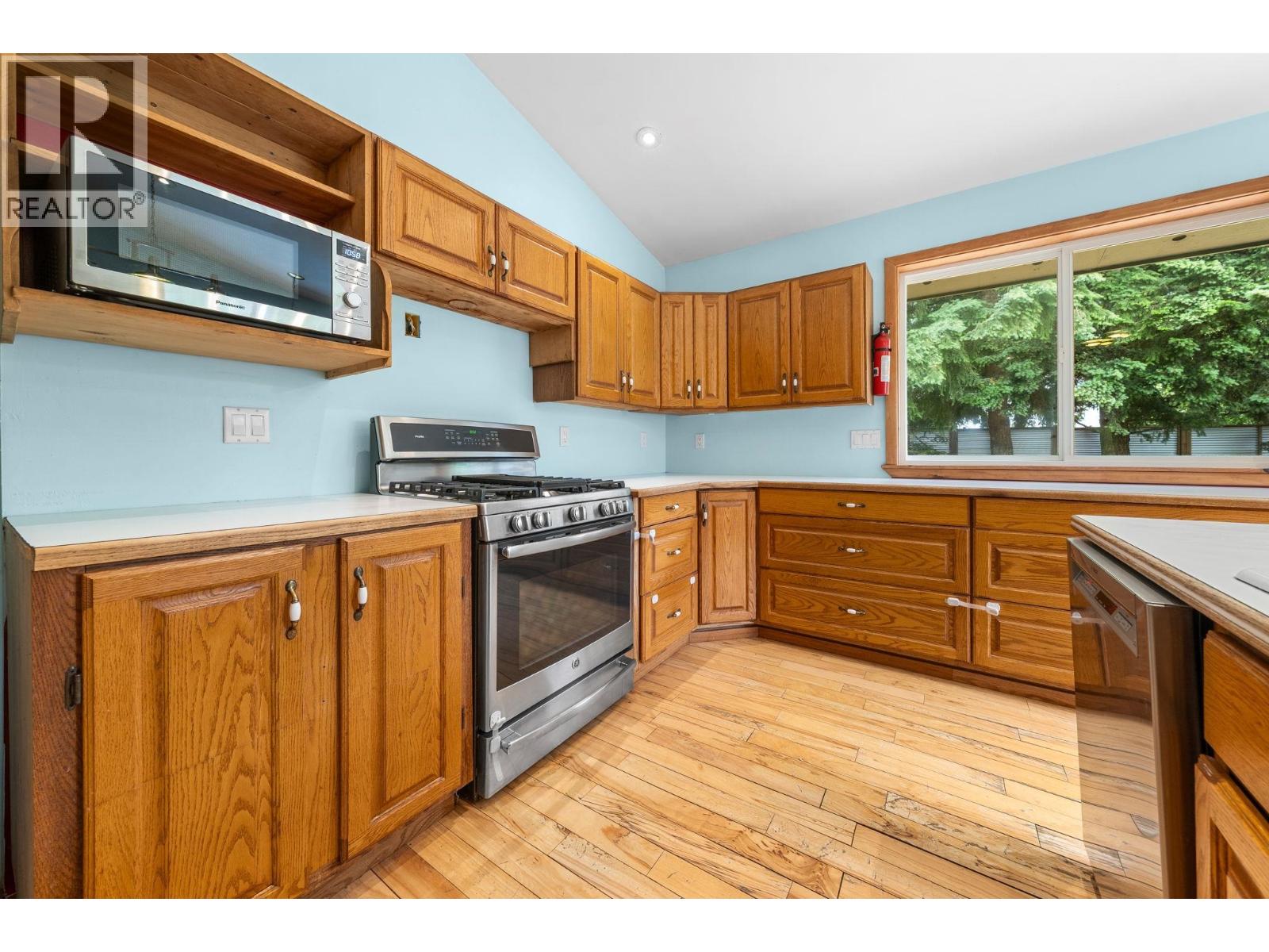 38260 Westway Avenue, Squamish, British Columbia V8B 0Y5 - Photo 9 - R3159758