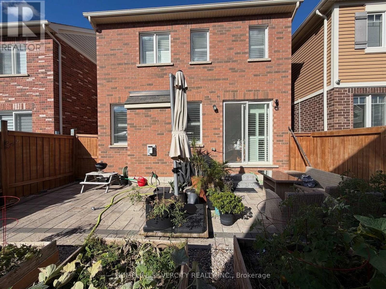 176 Robert Parkinson Drive, Brampton, Ontario  L7A 4G8 - Photo 2 - W13724122