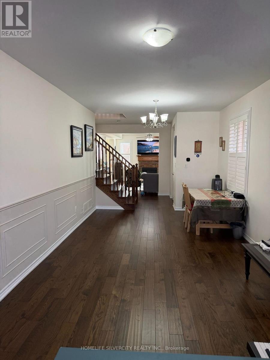176 Robert Parkinson Drive, Brampton, Ontario  L7A 4G8 - Photo 5 - W13724122