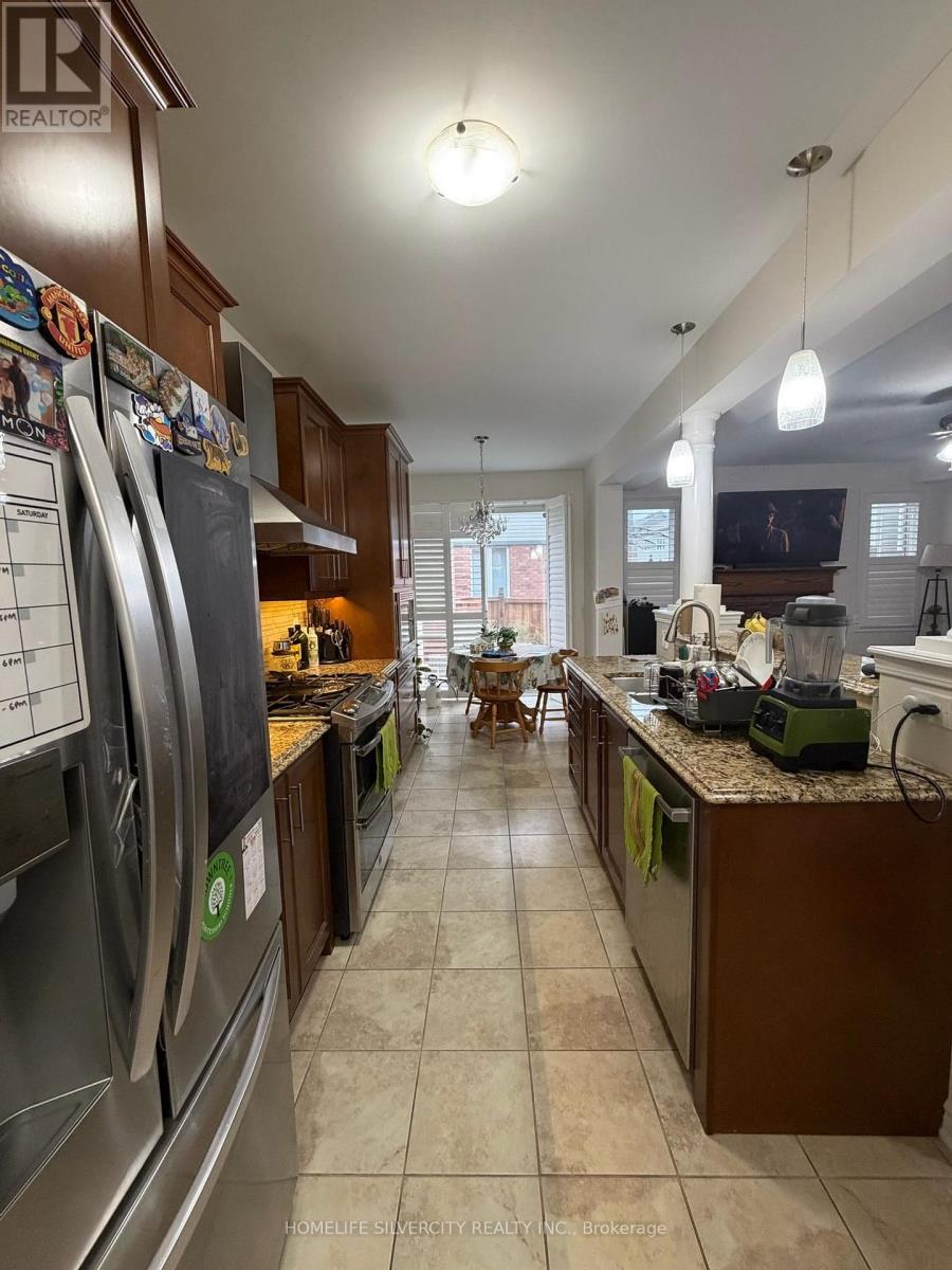 176 Robert Parkinson Drive, Brampton, Ontario  L7A 4G8 - Photo 8 - W13724122