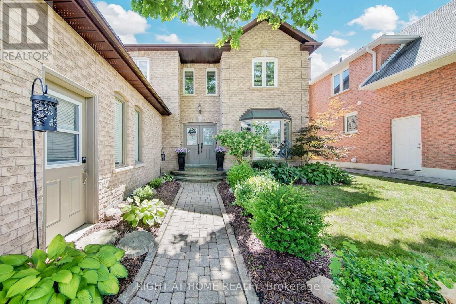 71 South Balsam Street, Uxbridge, Ontario  L9P 1G6 - Photo 3 - N13696874