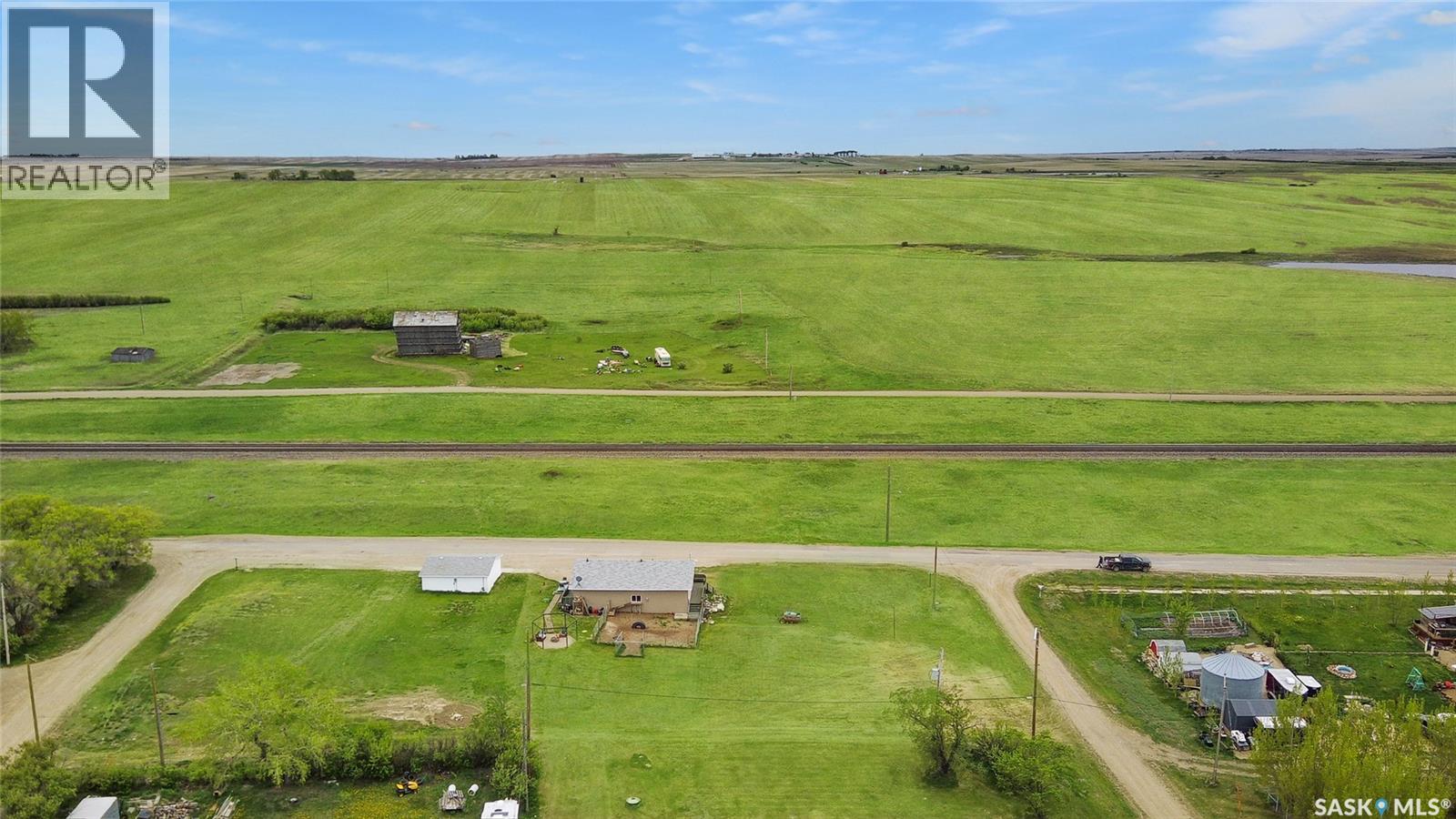 800 Railway Avenue, Webb, Saskatchewan  S0N 2X0 - Photo 4 - SK046938