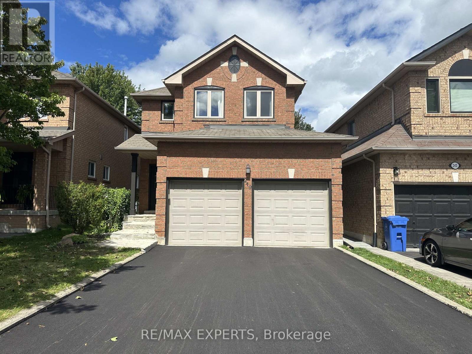 249 Rushbrook Drive, Newmarket, Ontario  L3X 2E3 - Photo 2 - N13709444