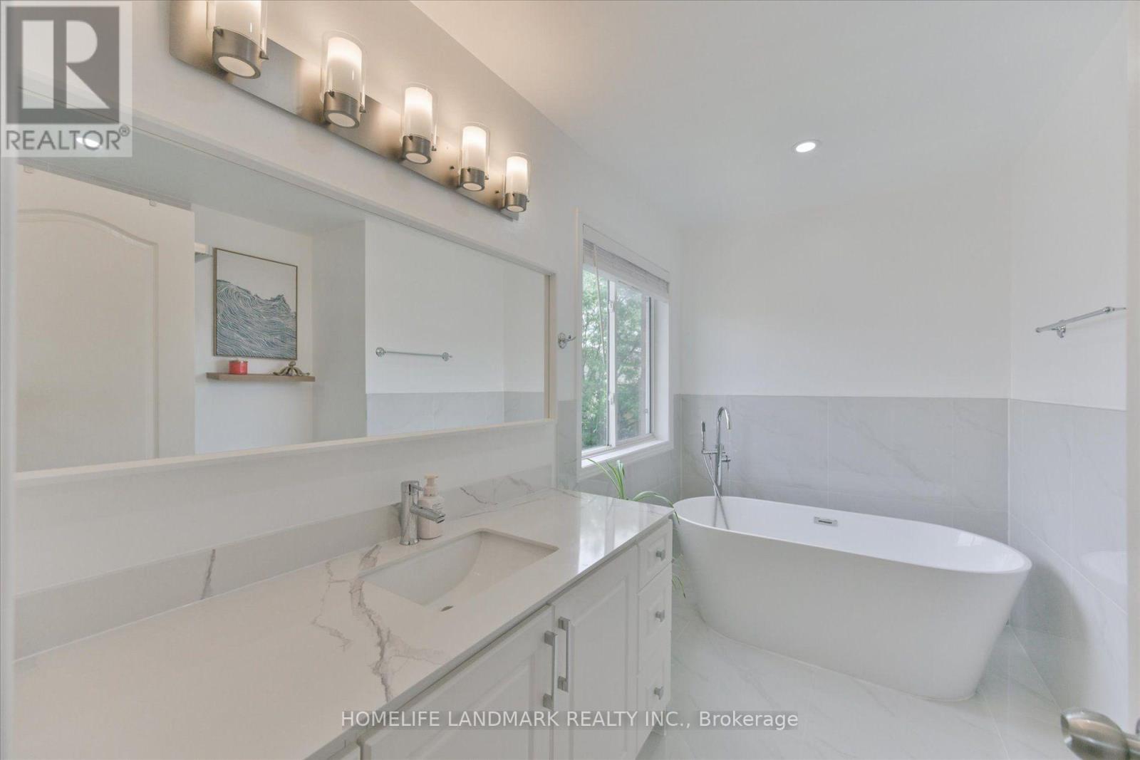5415 Rochelle Way, Mississauga, Ontario  L5N 7Y2 - Photo 22 - W13721036