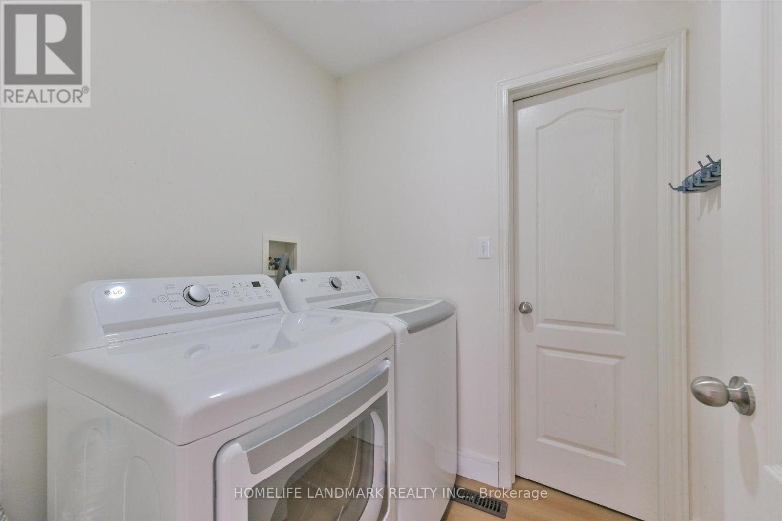 5415 Rochelle Way, Mississauga, Ontario  L5N 7Y2 - Photo 30 - W13721036