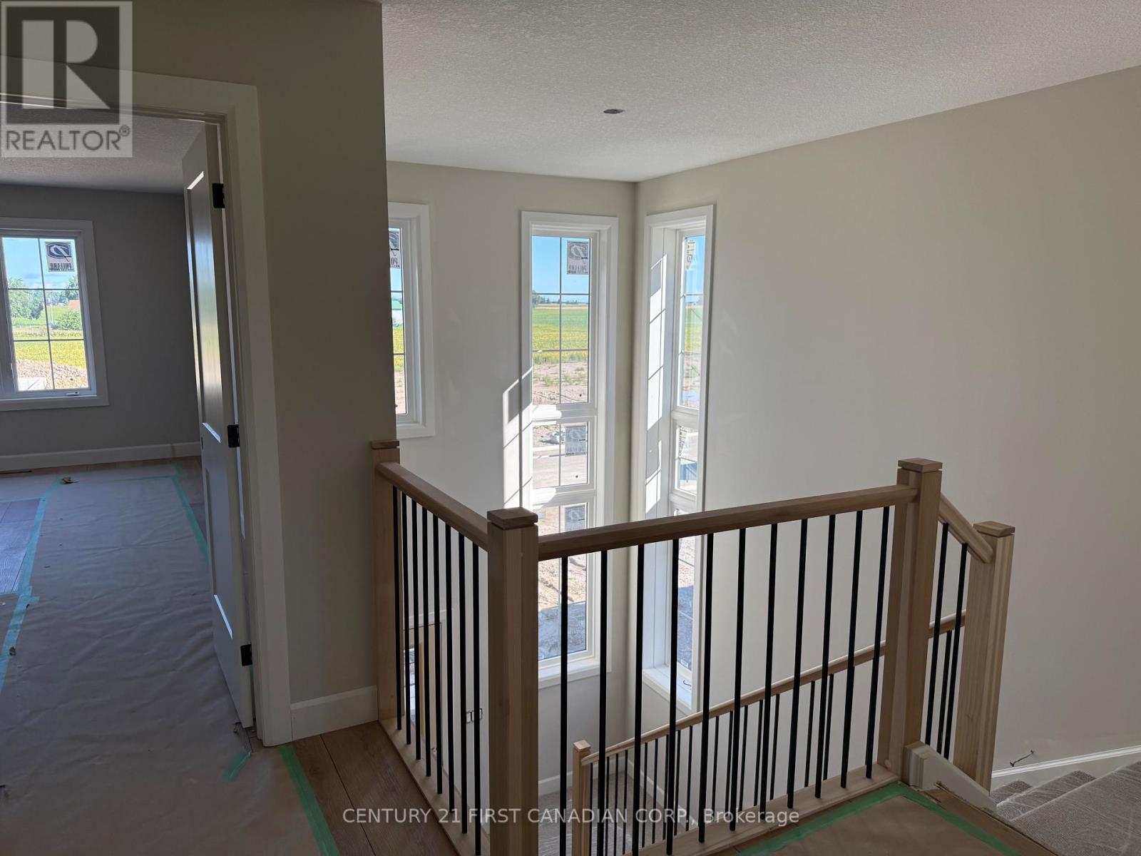132 Addison Avenue, Lucan Biddulph, Ontario  N0M 2J0 - Photo 12 - X12877752