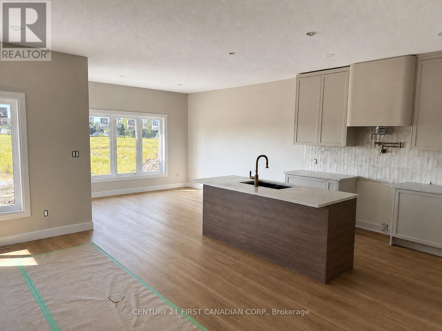 132 Addison Avenue, Lucan Biddulph, Ontario  N0M 2J0 - Photo 9 - X12877752