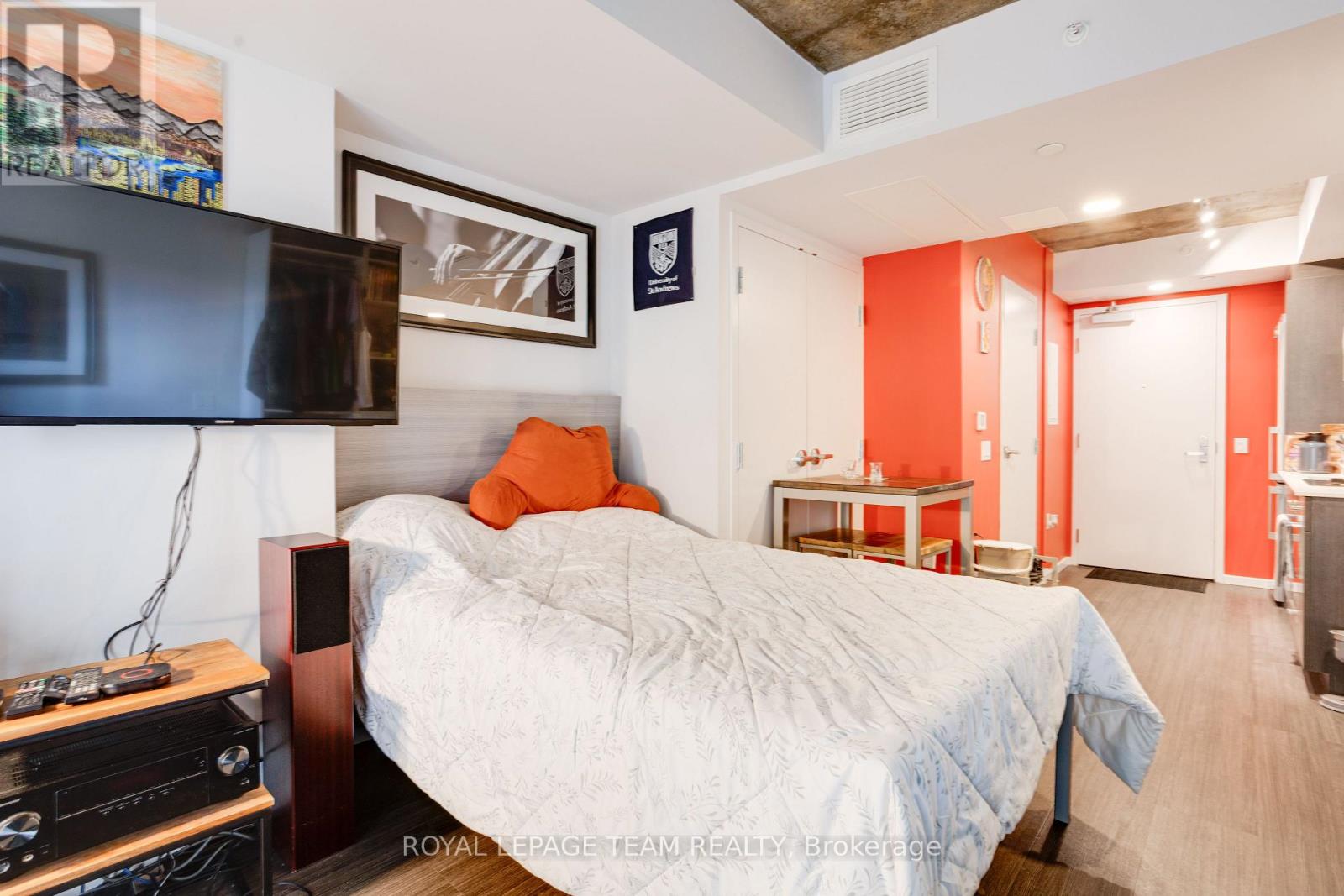 1011 - 105 Champagne Avenue, Ottawa, Ontario  K1S 4P3 - Photo 4 - X13724188
