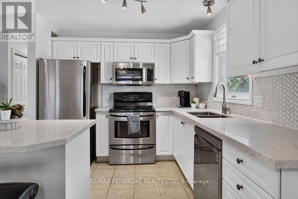 3 Winfield Street, Petawawa, Ontario  K8H 0A1 - Photo 20 - X13722686